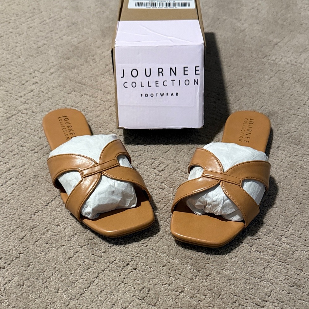 NEW IN BOX - Journee Collection Women's Brown Slide Sandals